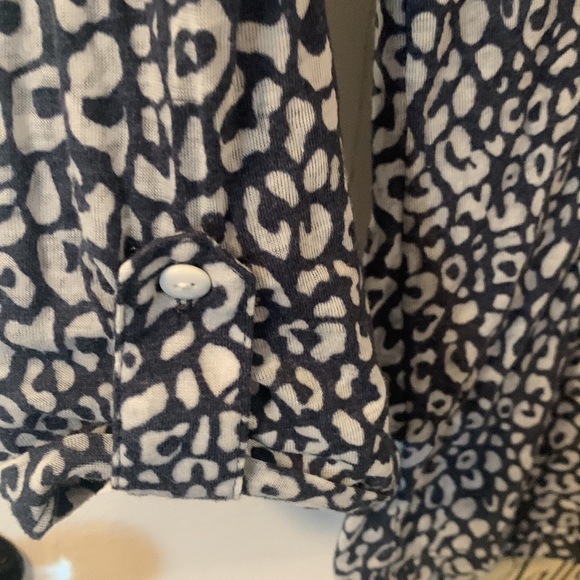 Lightweight black and white top - Picture 4 of 5